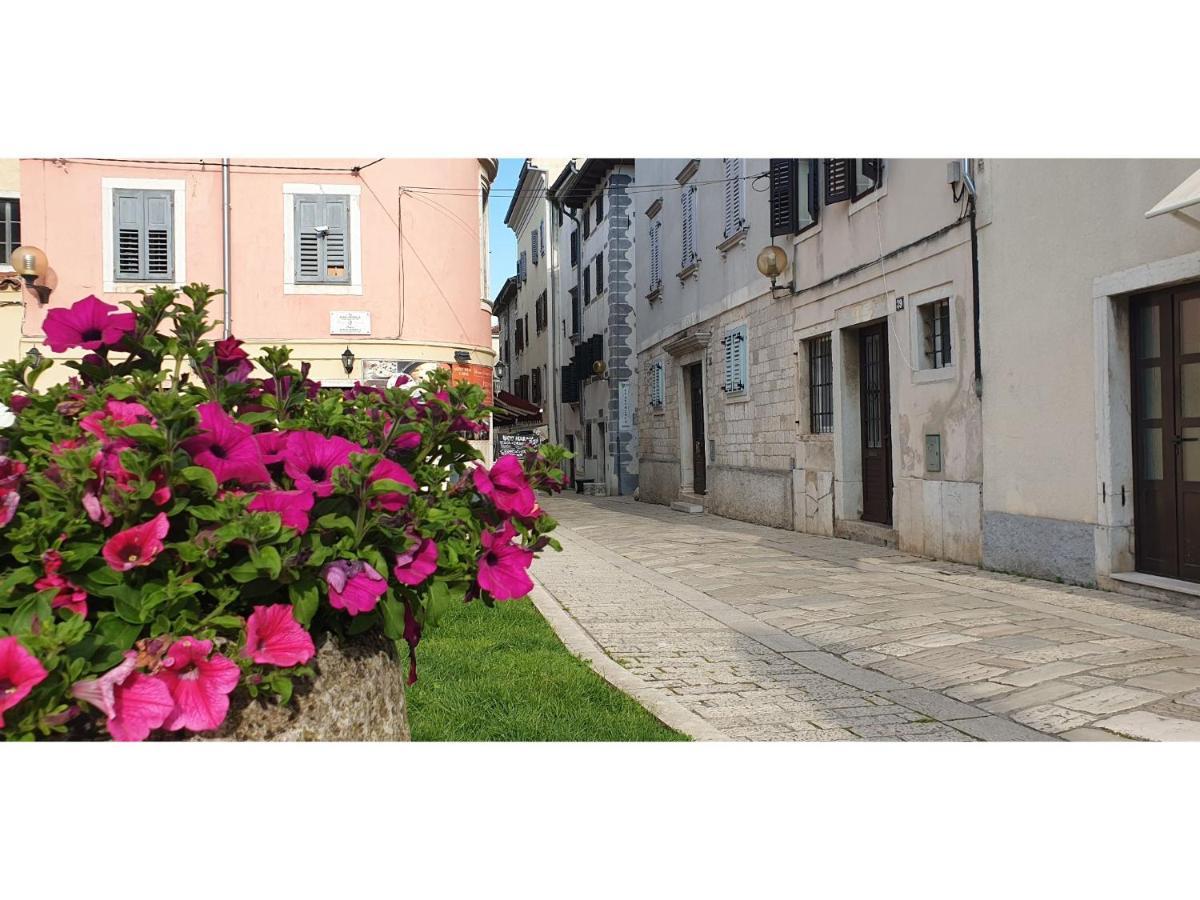 פורץ Eufrasiana Apartments מראה חיצוני תמונה