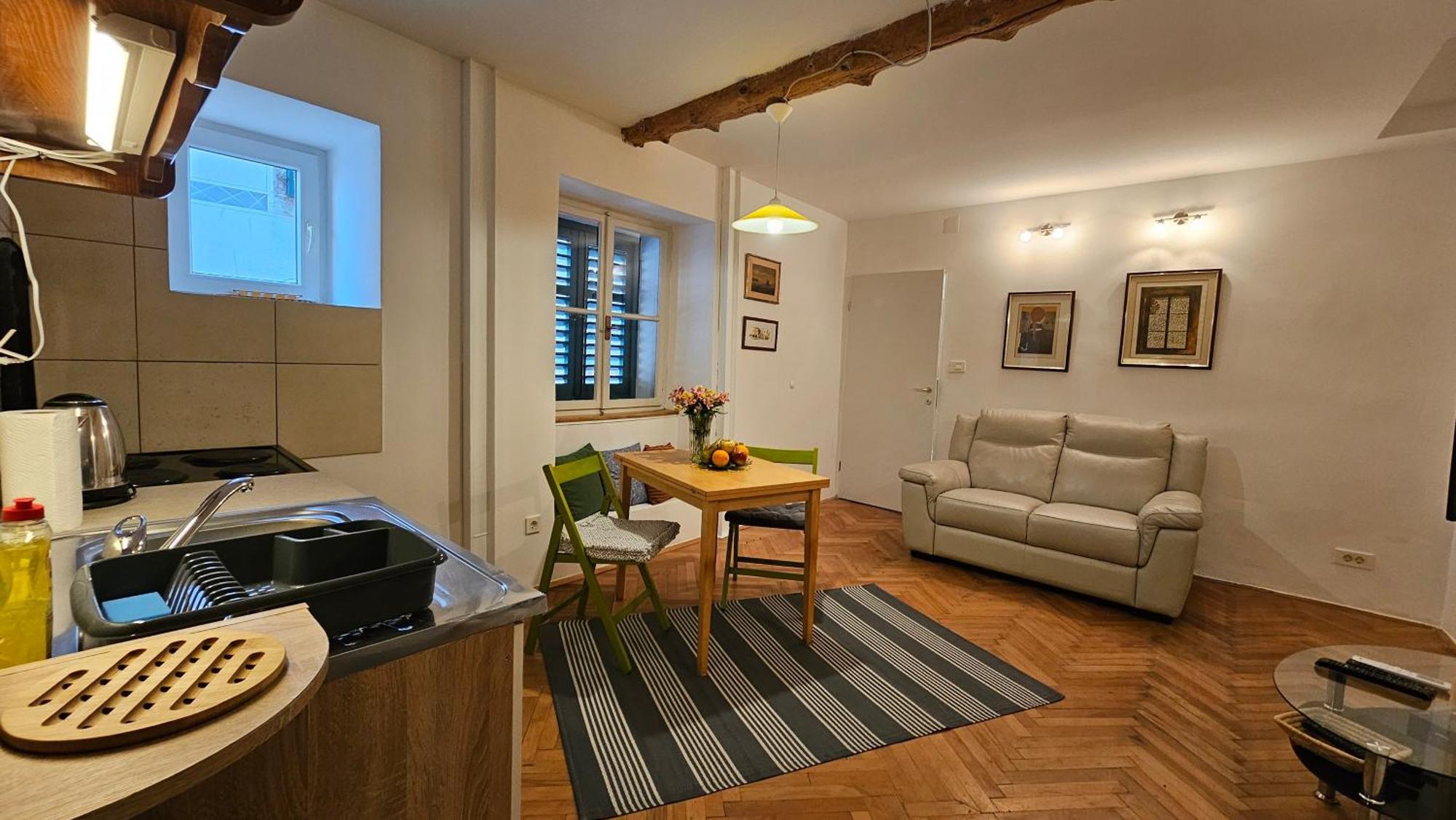 פורץ Eufrasiana Apartments מראה חיצוני תמונה