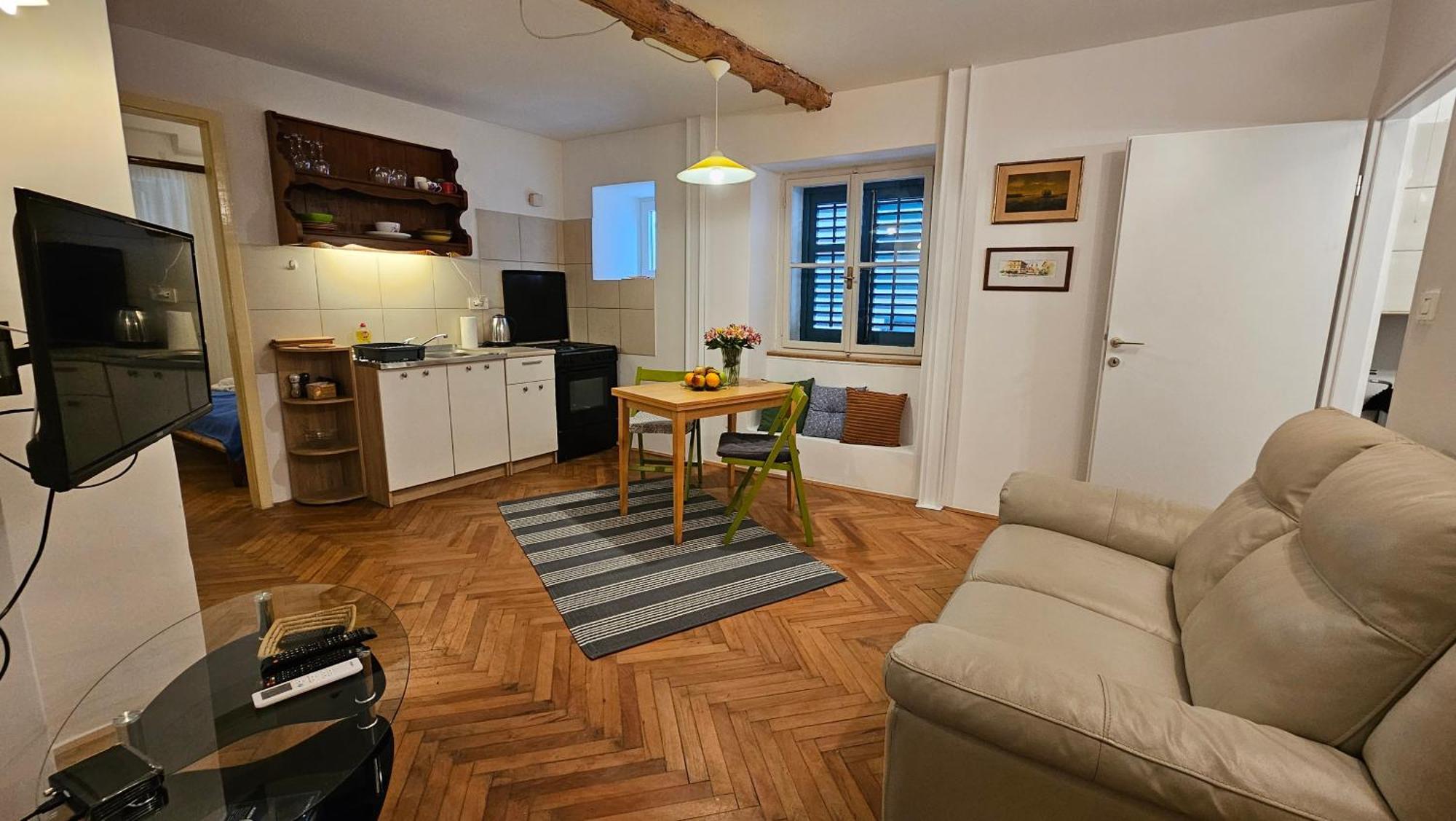 פורץ Eufrasiana Apartments מראה חיצוני תמונה